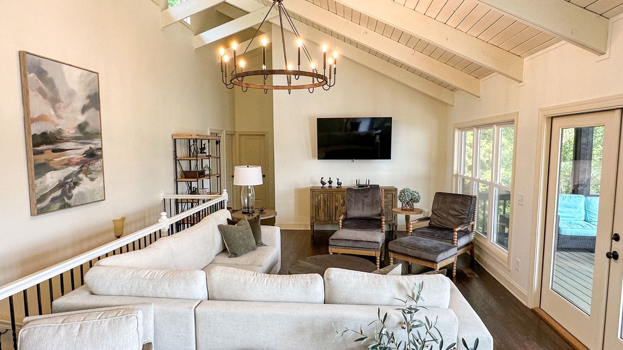 Photo of Livingroom in Jacksons' Gap