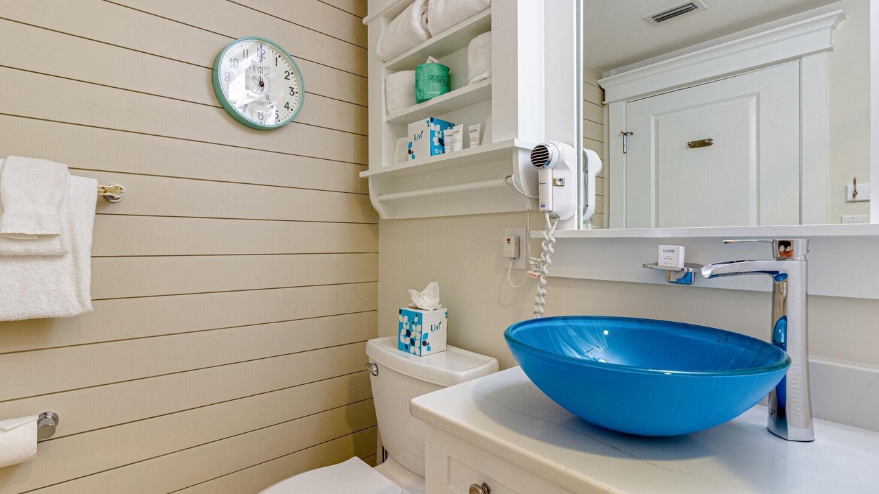 Photo of Bathroom in Baytowne Wharf
