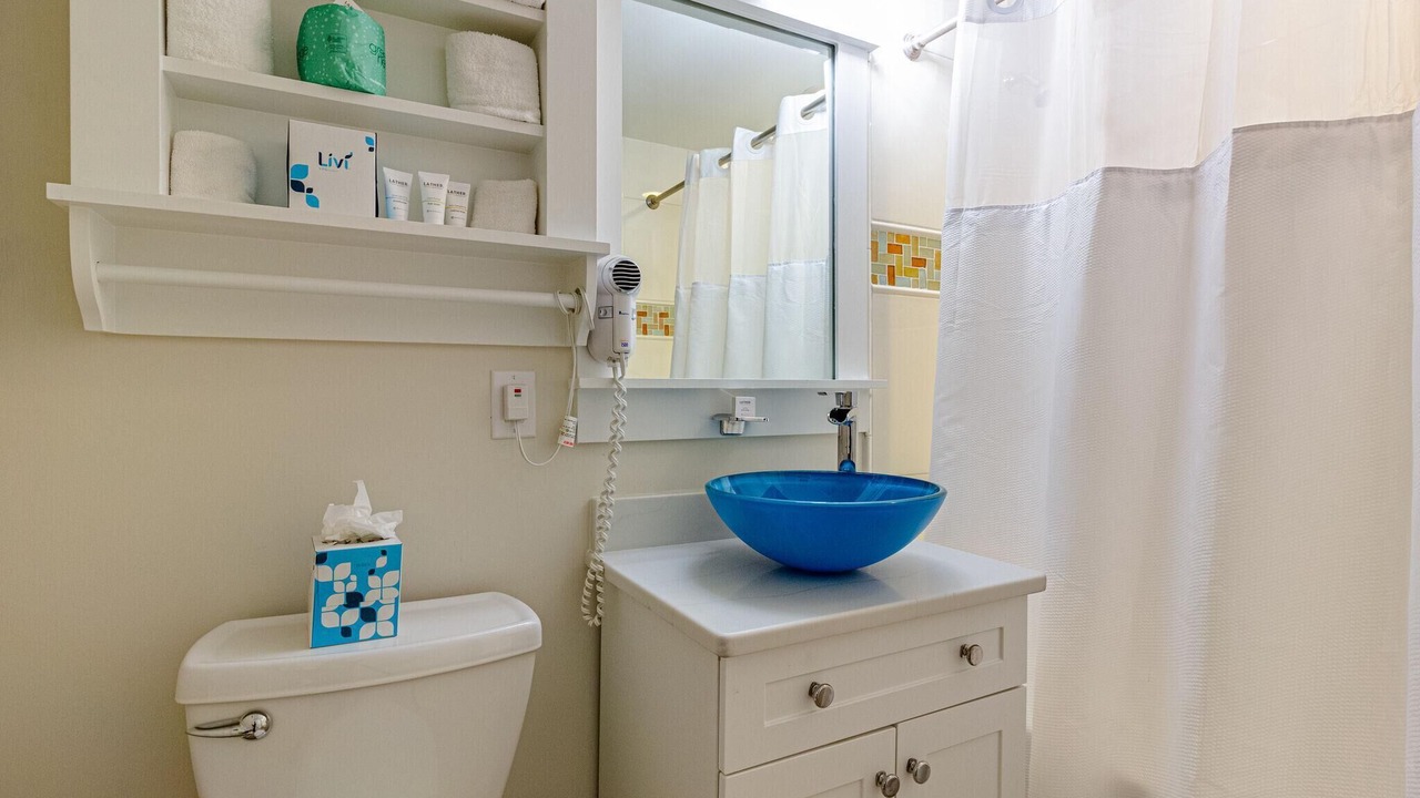 Photo of Bathroom in Baytowne Wharf