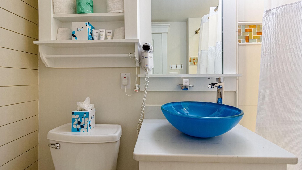 Photo of Bathroom in Baytowne Wharf
