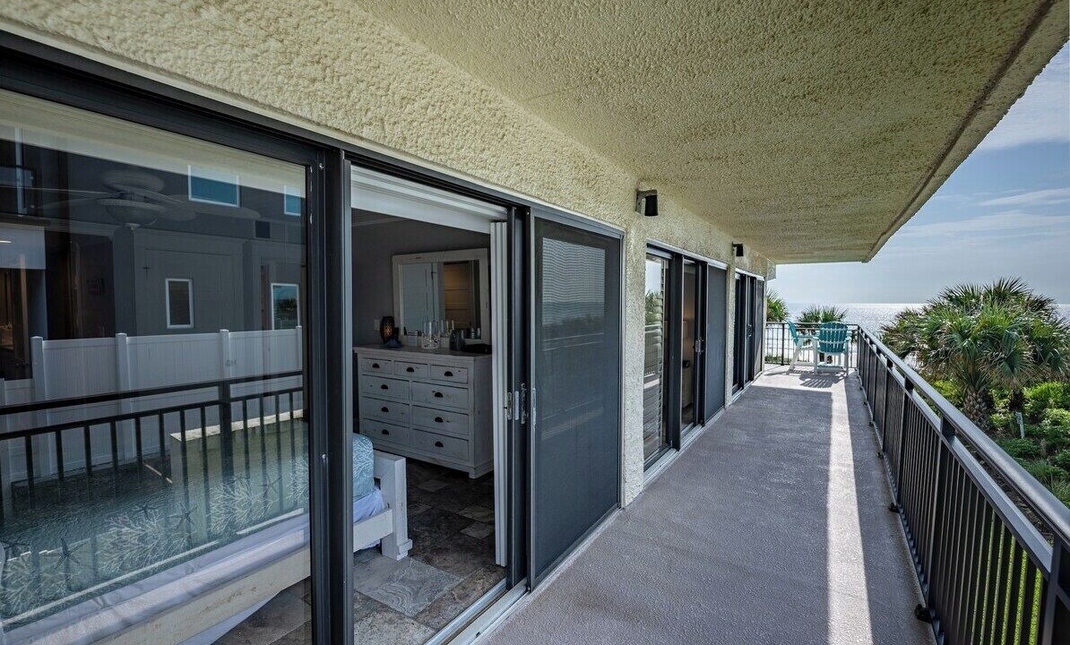 Photo of Patio Balcony in Crescent Beach