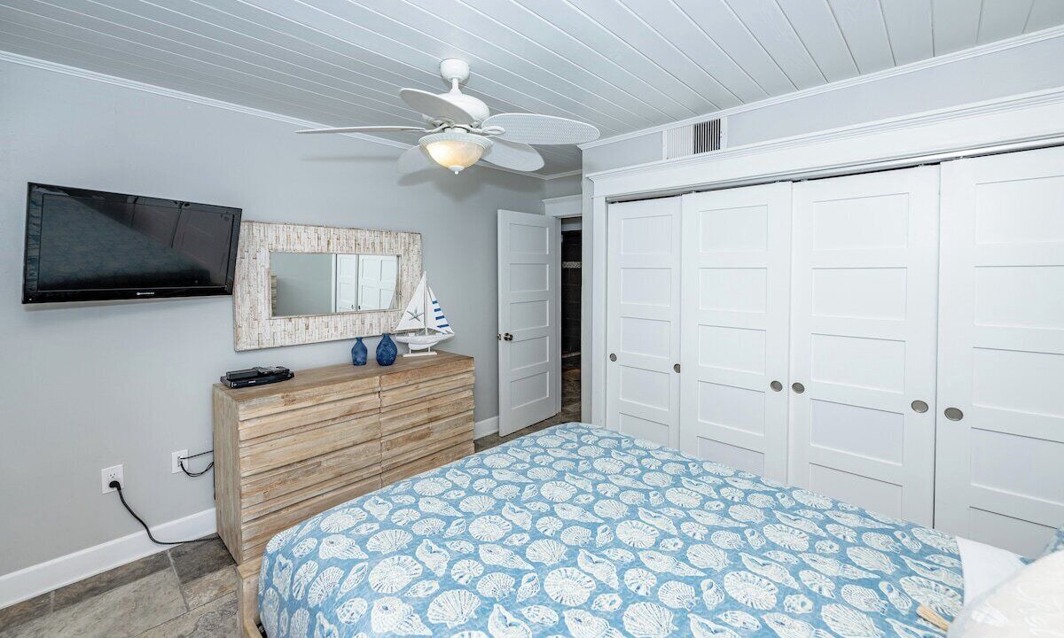 Photo of Bedroom in Crescent Beach
