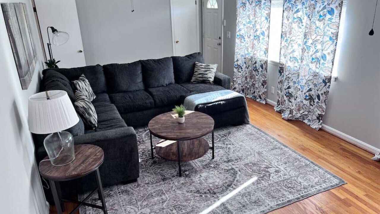 Photo of Livingroom in Gadsden
