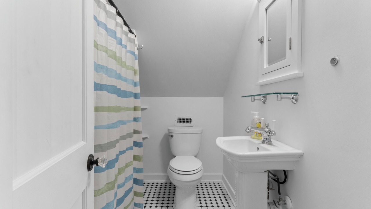 Photo of Bathroom in Old Town