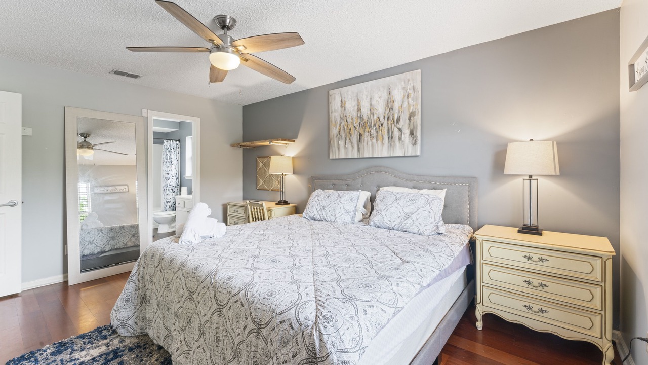 Photo of Bedroom in Sandalwood