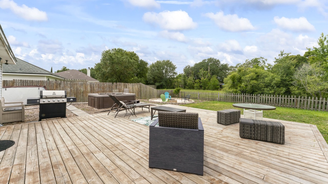 Photo of Outdoor in Sandalwood