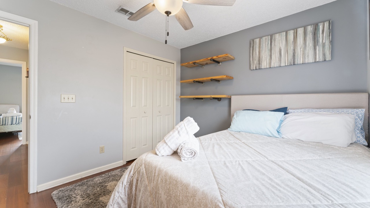 Photo of Bedroom in Sandalwood