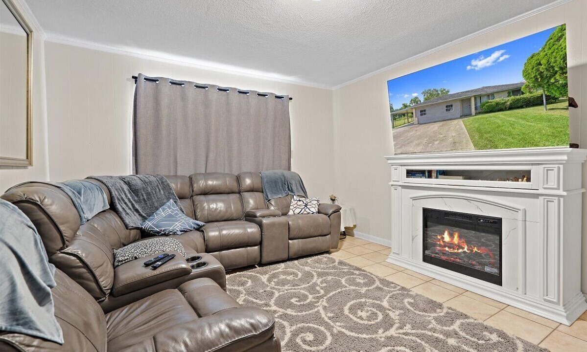 Photo of Livingroom in Zachary