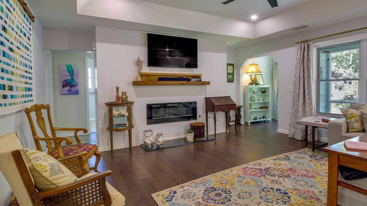 Photo of Livingroom in Whitemarsh Island