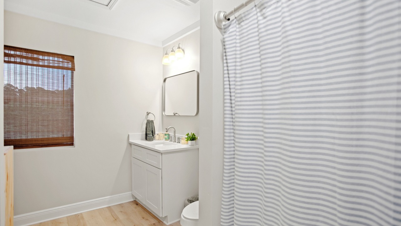 Photo of Bathroom in Diamondhead