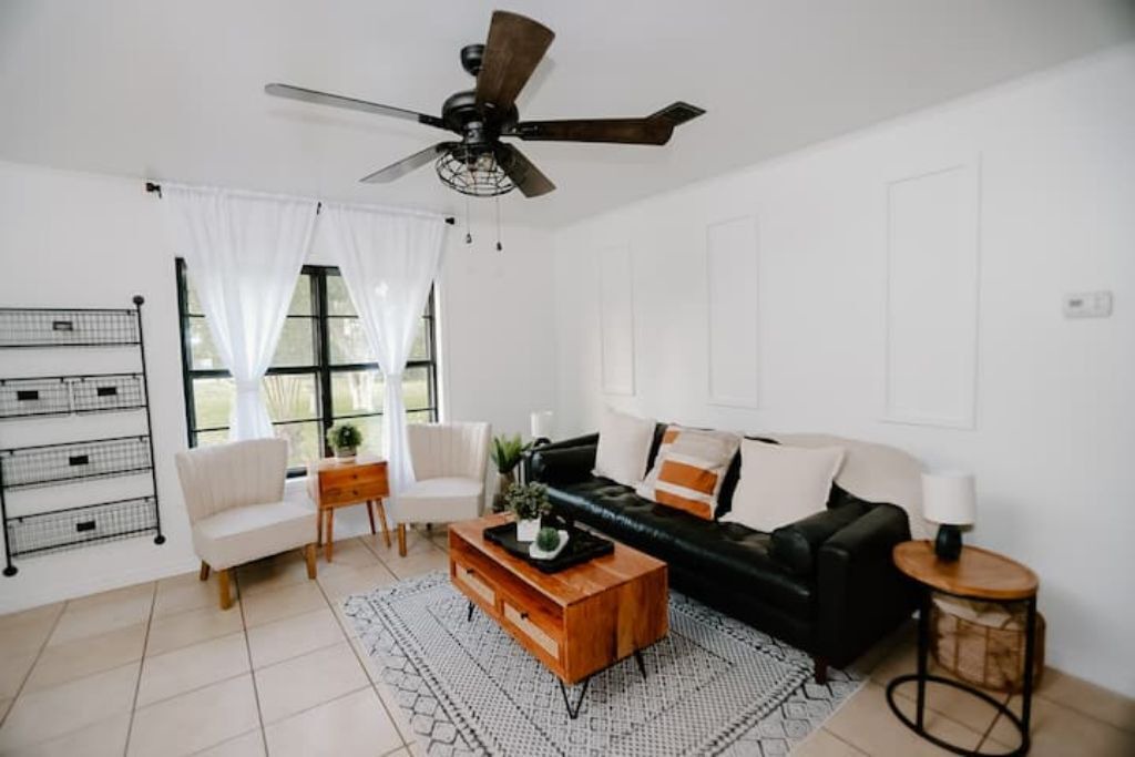 Photo of Livingroom in Milton