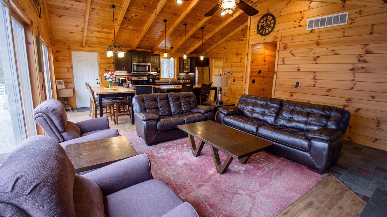 Photo of Livingroom in Evart