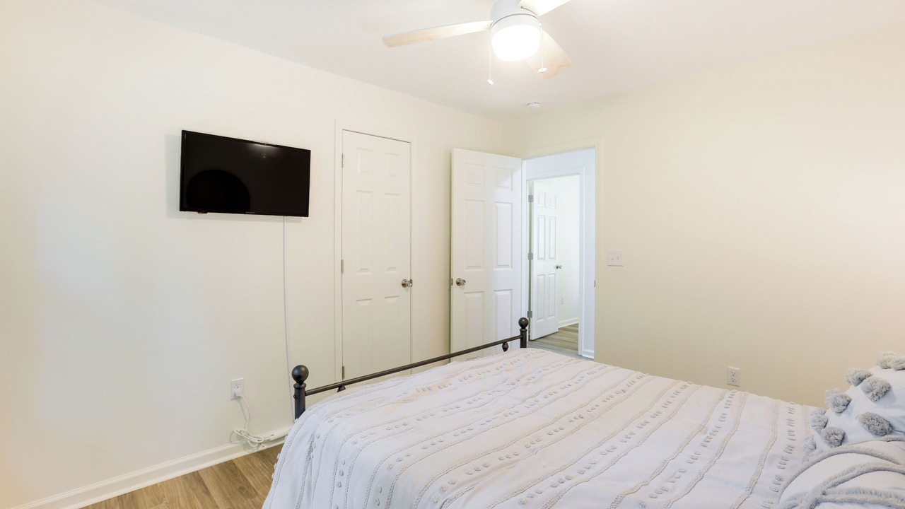 Photo of Bedroom in Northport