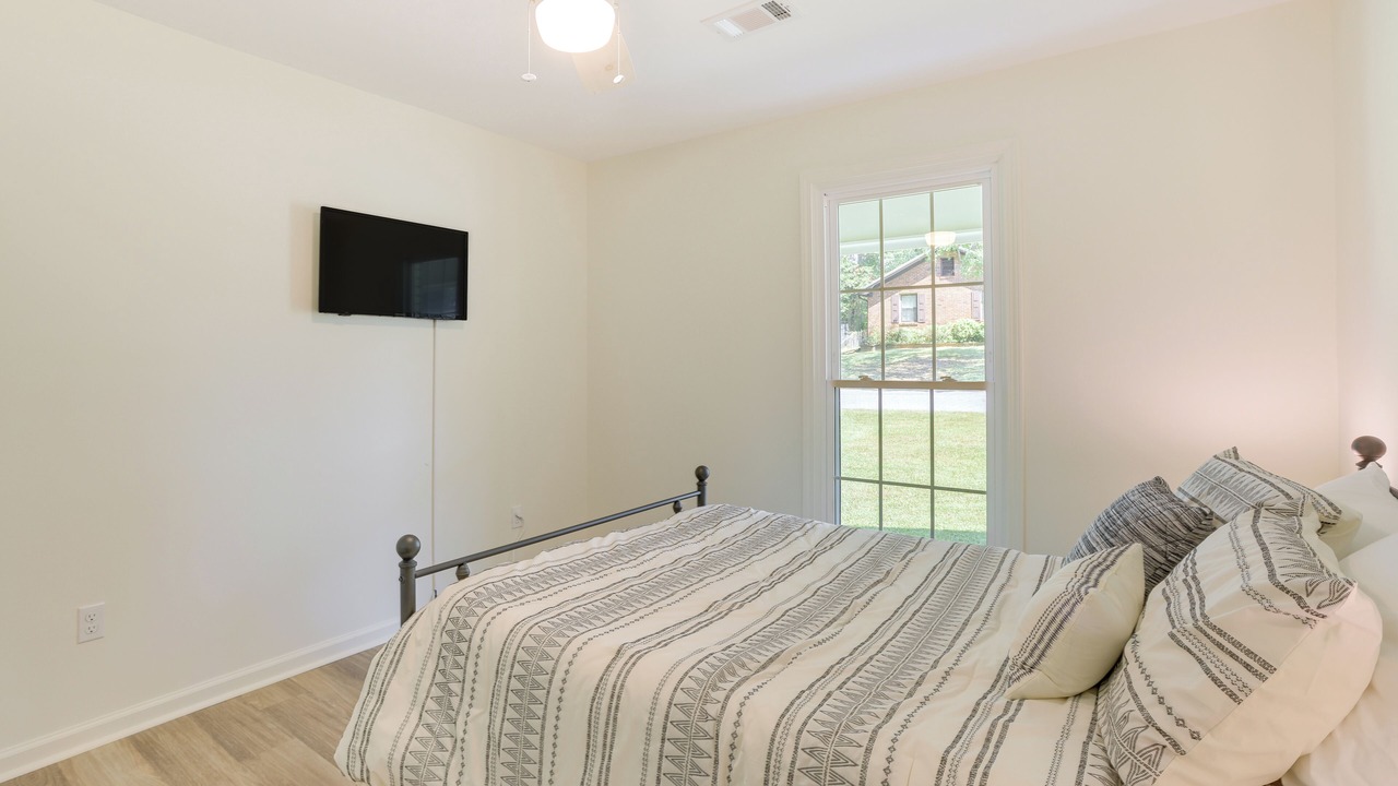 Photo of Bedroom in Northport