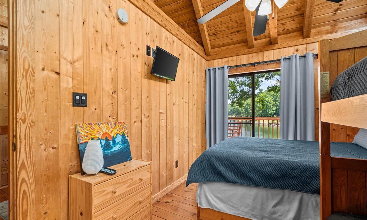 Photo of Bedroom in Six Mile