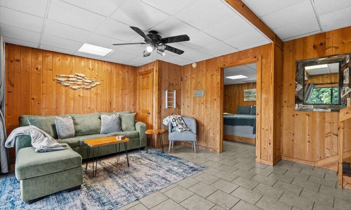 Photo of Livingroom in Six Mile