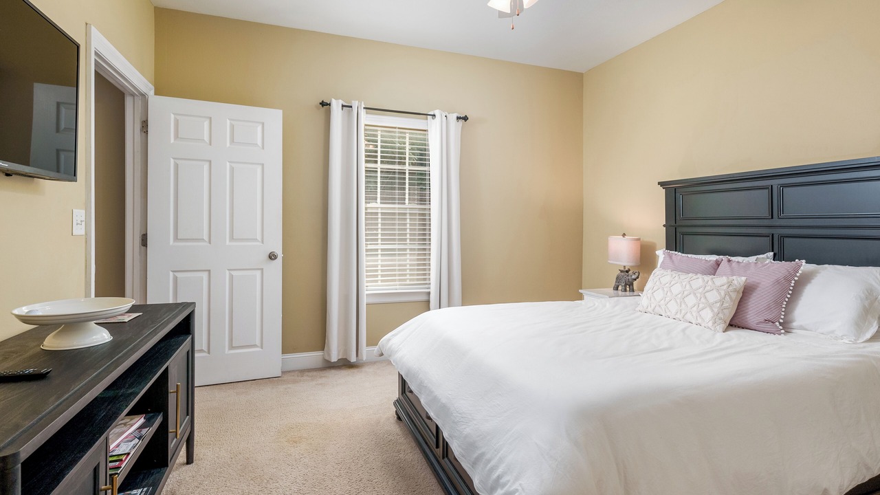 Photo of Bedroom in Tuscaloosa