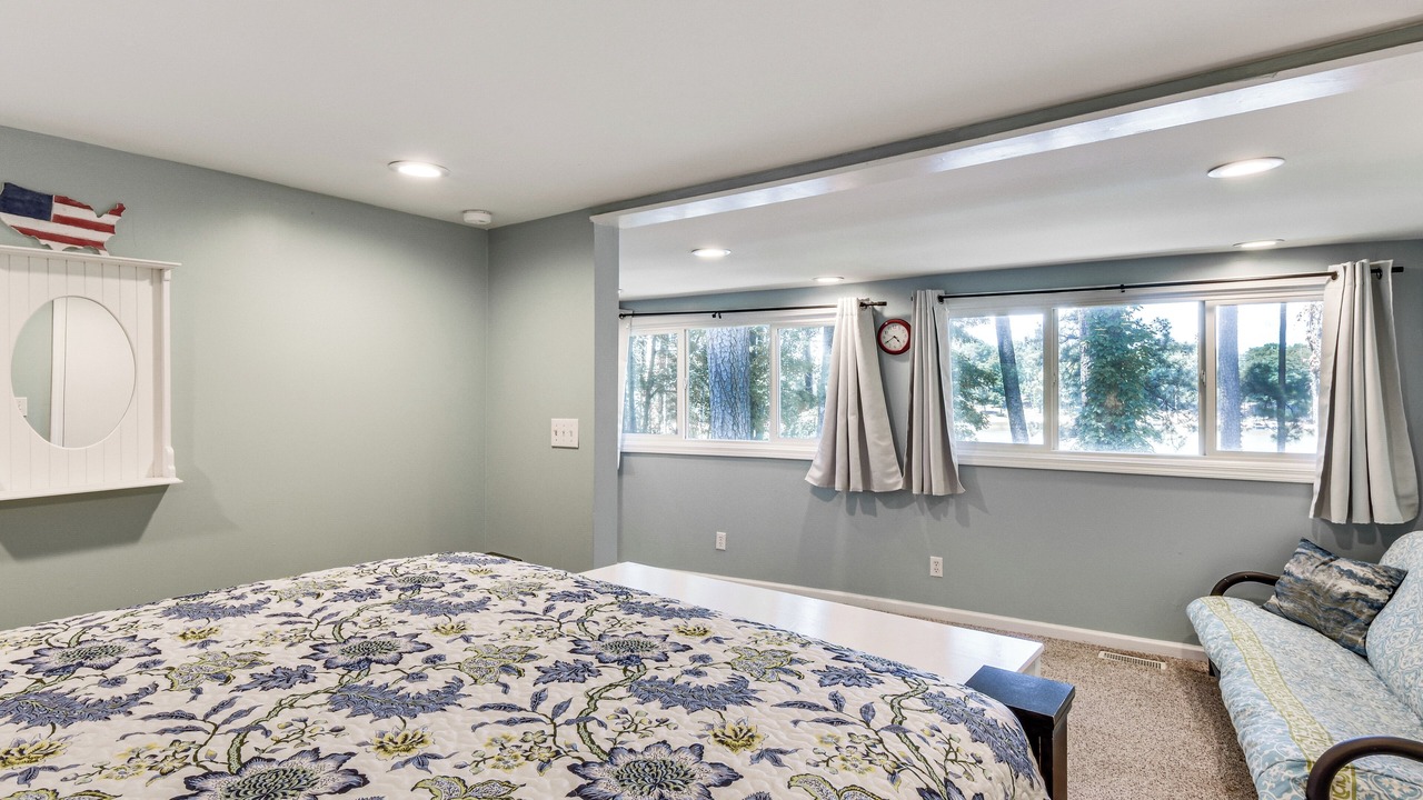 Photo of Bedroom in Townville