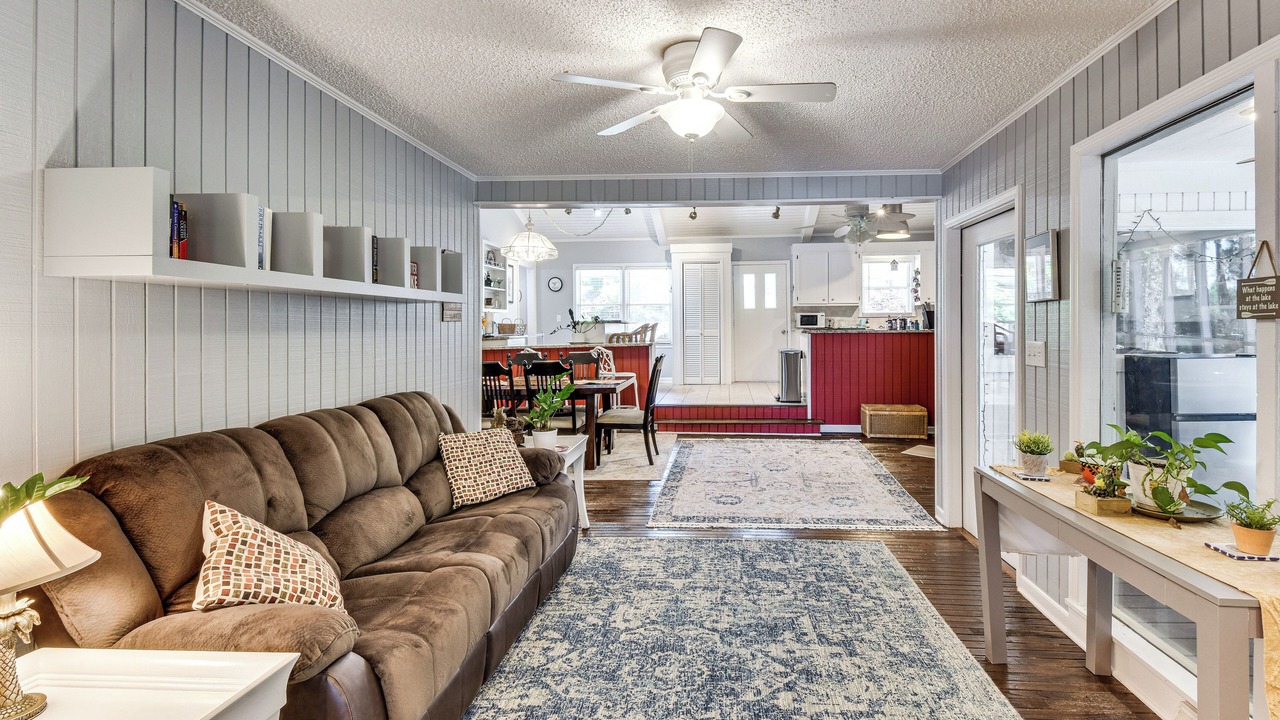 Photo of Livingroom in Townville