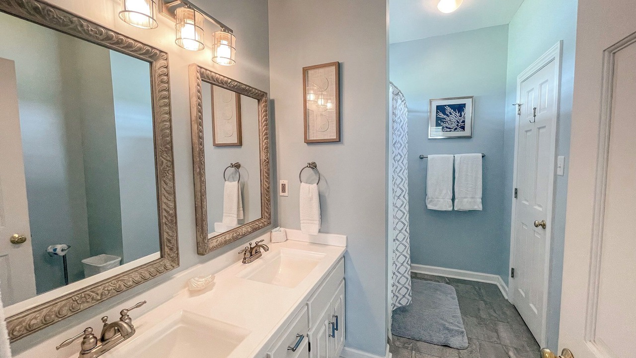 Photo of Bathroom in Dauphin Island