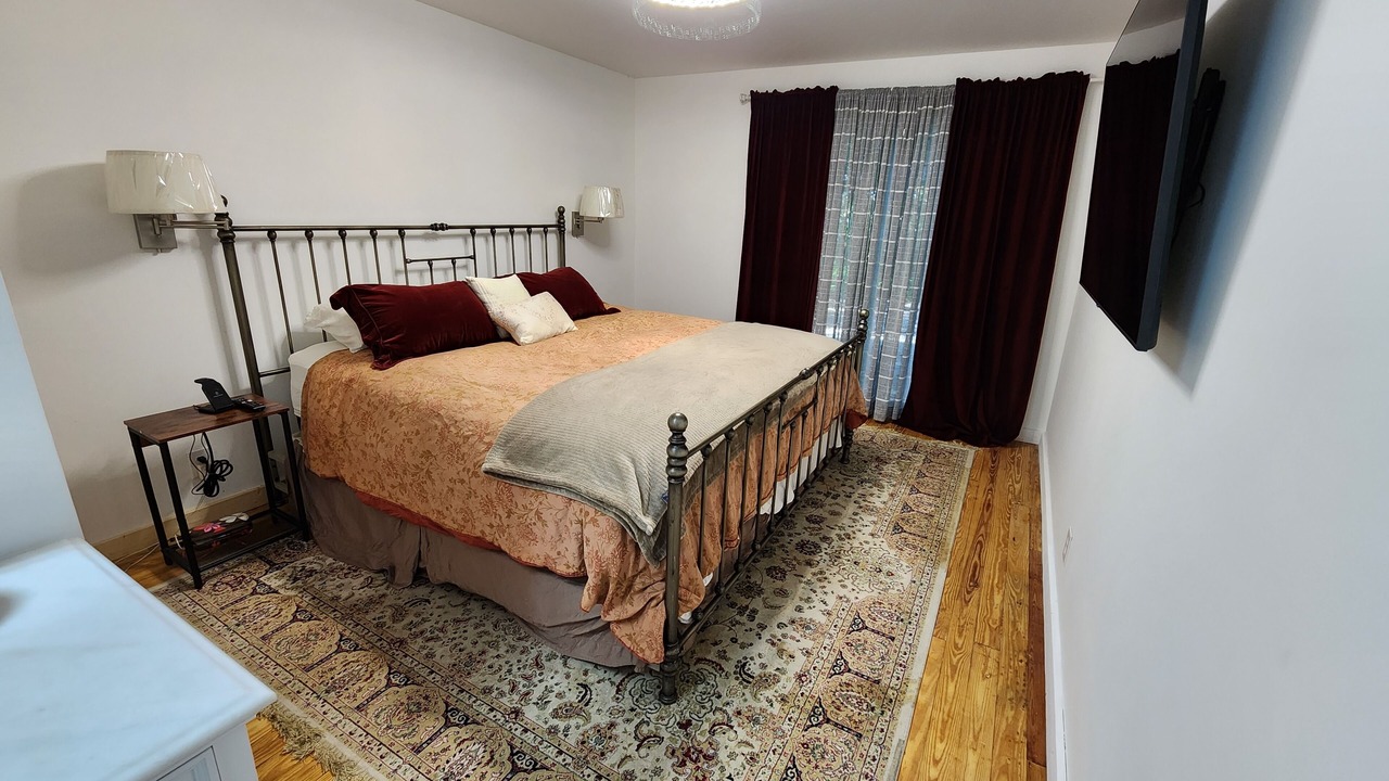 Photo of Bedroom in Crescent City