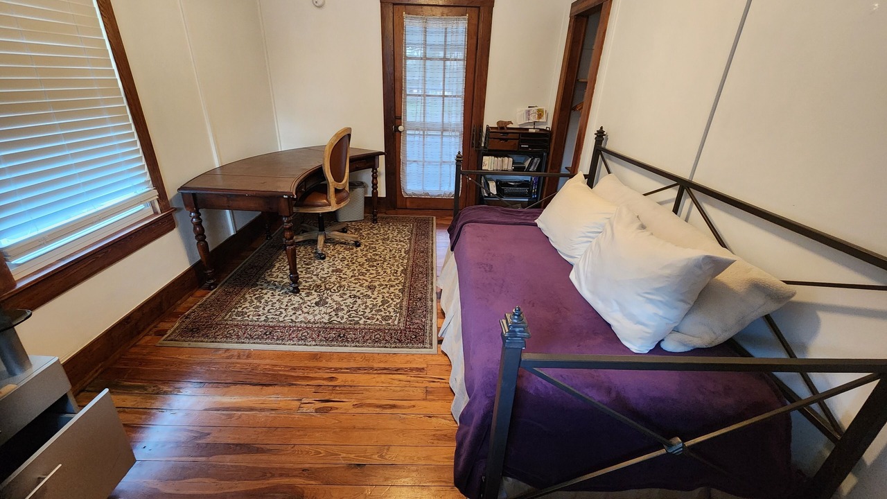 Photo of Bedroom in Crescent City