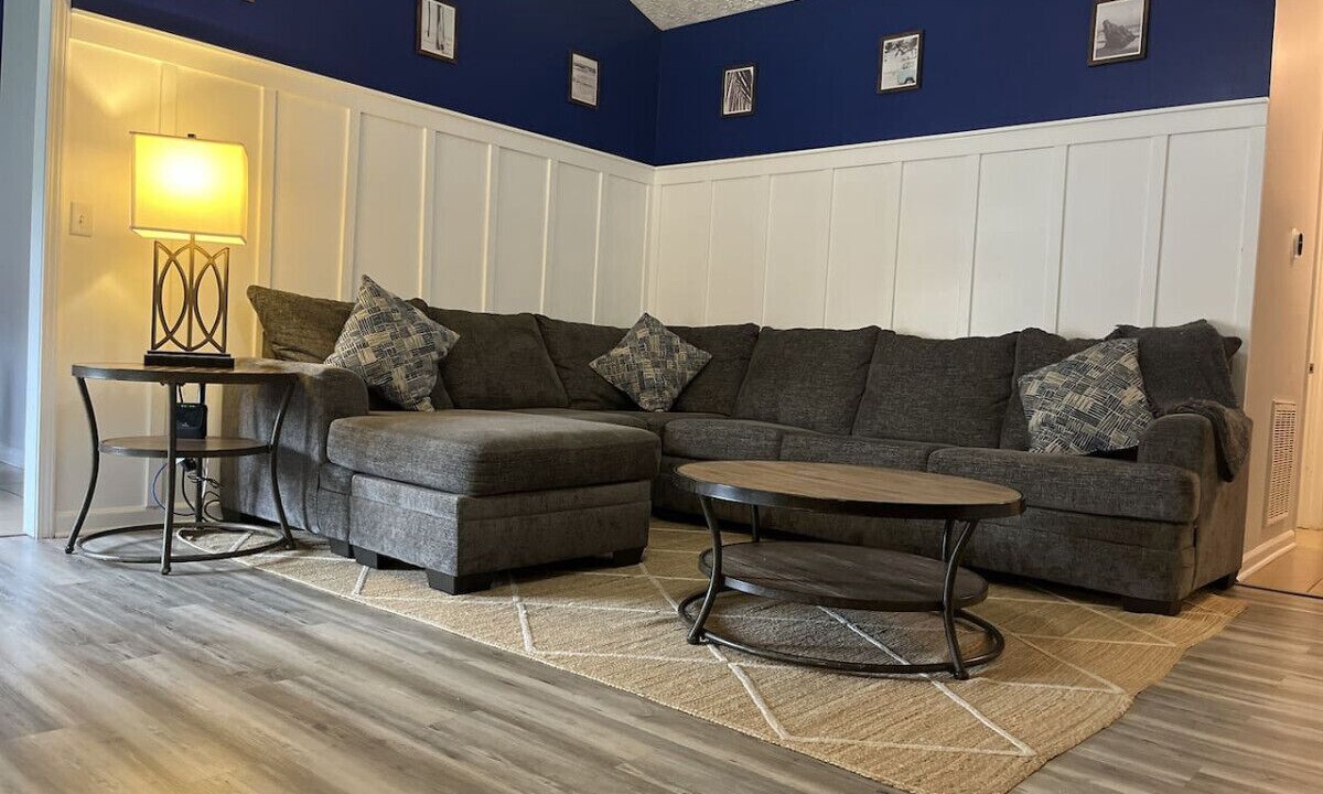 Photo of Livingroom in Foley