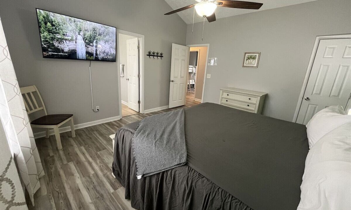 Photo of Bedroom in Foley