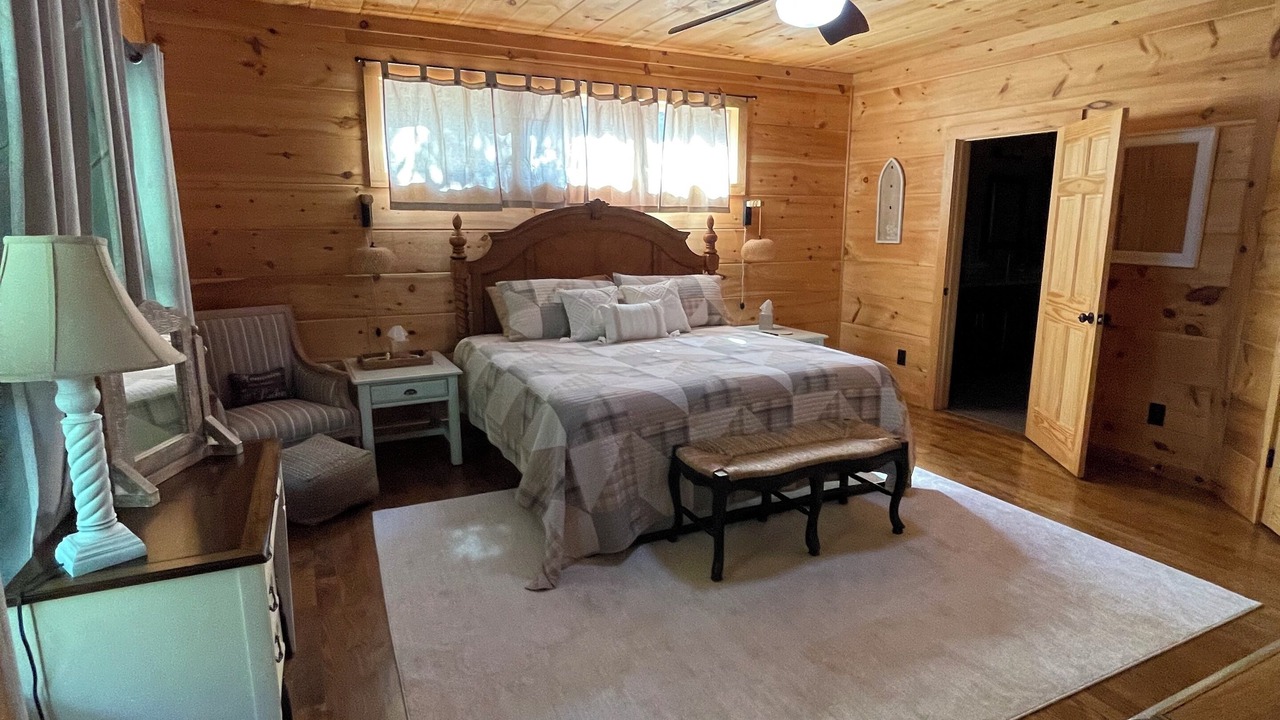 Photo of Bedroom in Wedowee
