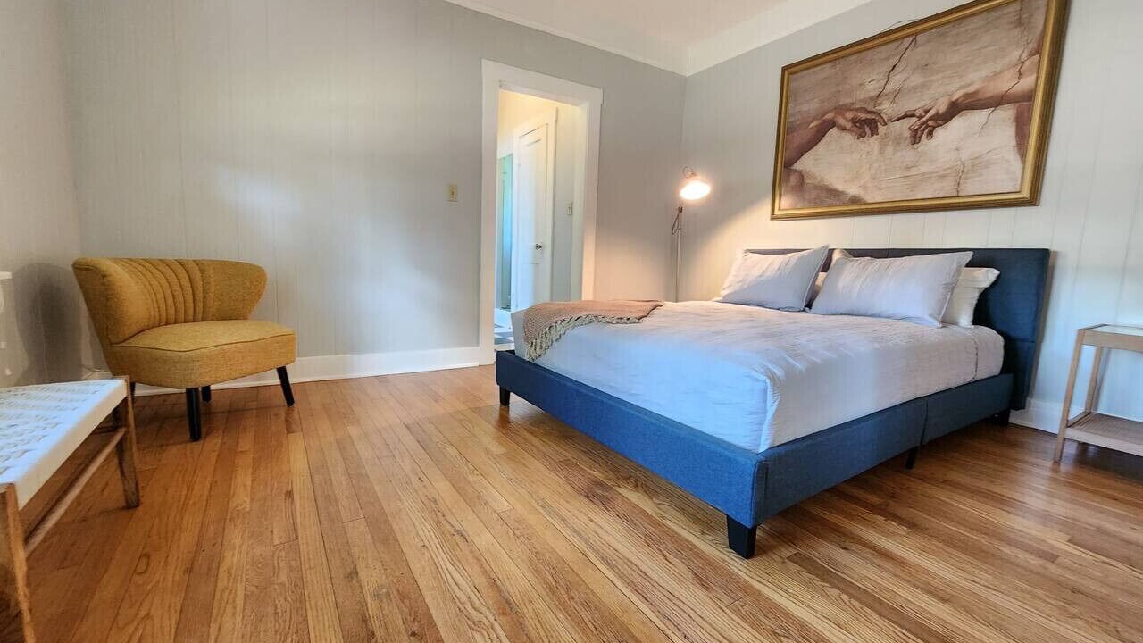 Photo of Bedroom in Colonialtown North