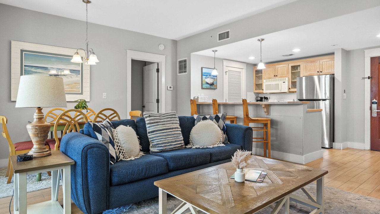 Photo of Livingroom in Baytowne Wharf