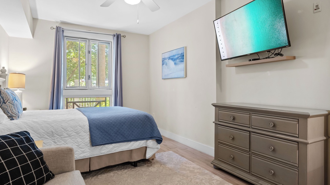 Photo of Bedroom in Baytowne Wharf