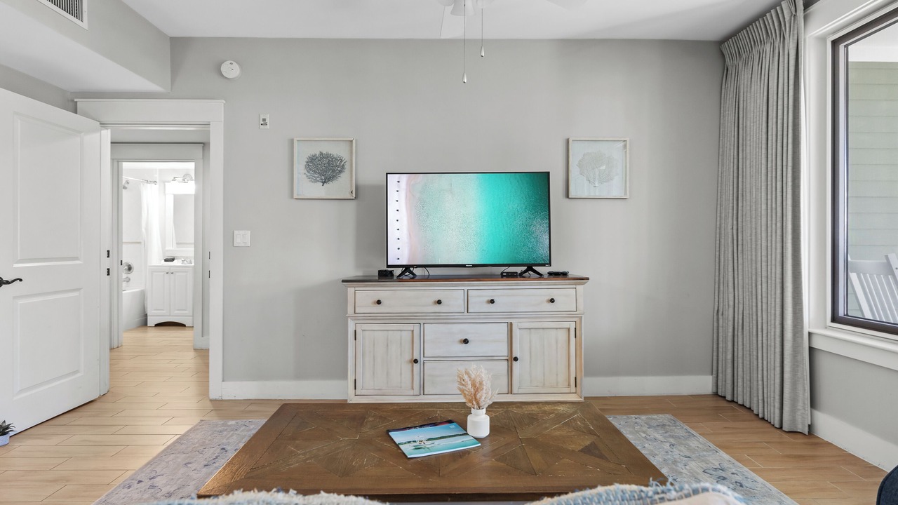 Photo of Livingroom in Baytowne Wharf