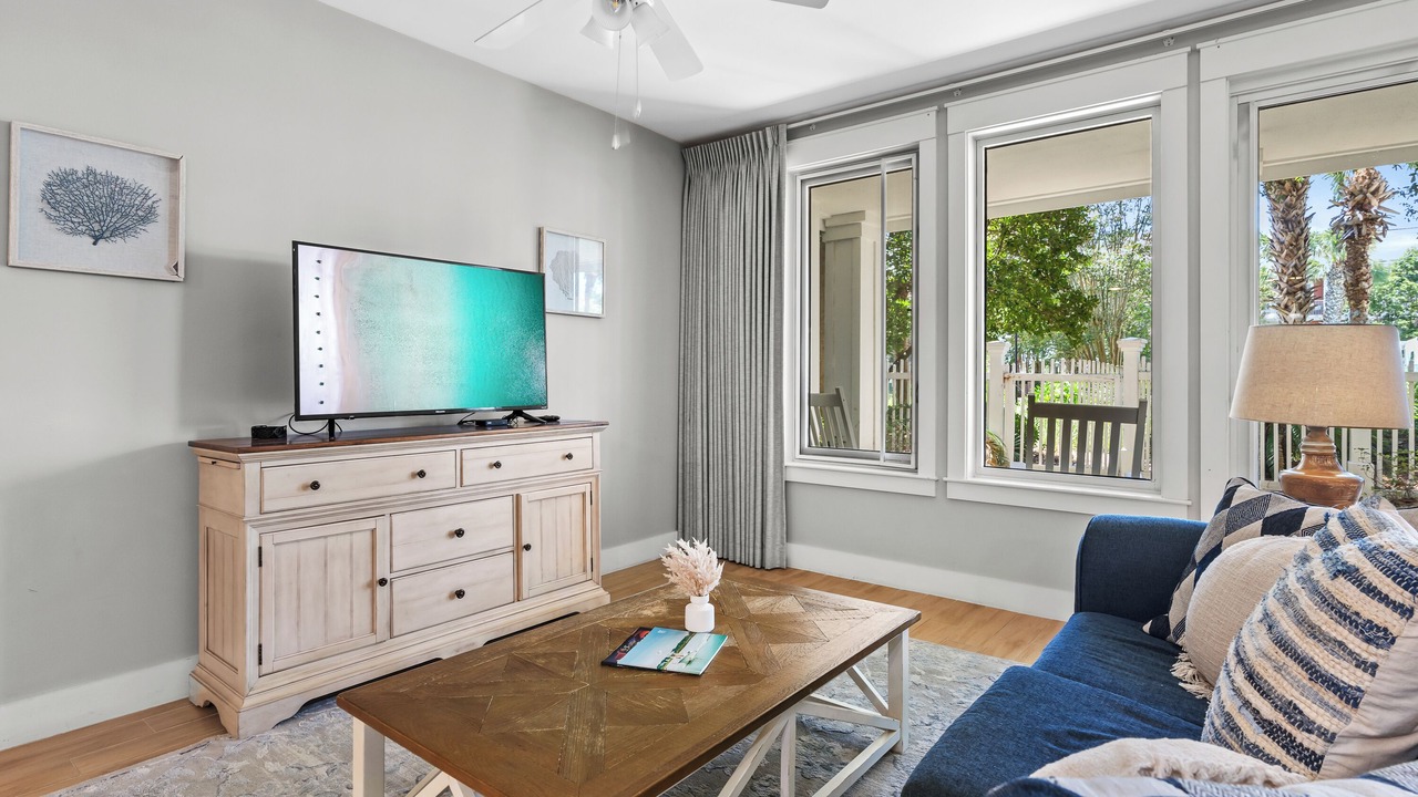 Photo of Livingroom in Baytowne Wharf