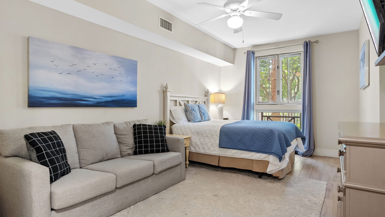 Photo of Bedroom in Baytowne Wharf