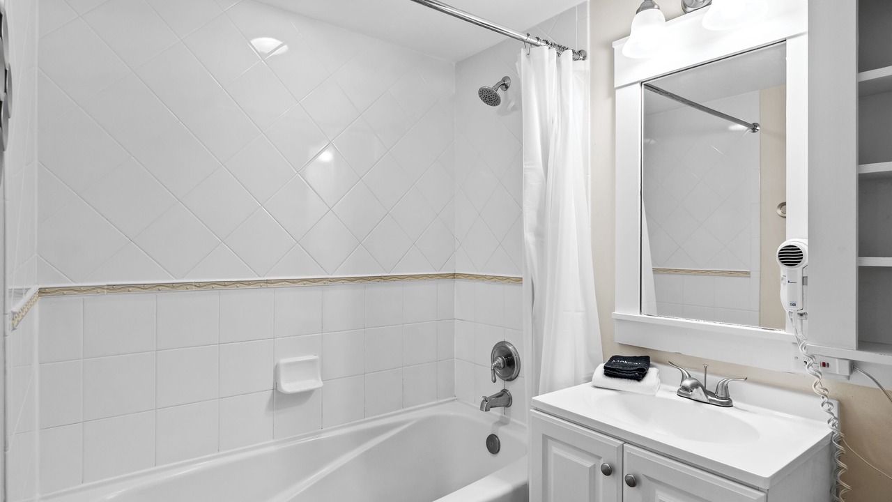 Photo of Bathroom in Baytowne Wharf