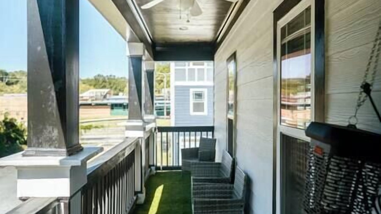 Photo of Patio Balcony in Browns Mill Park