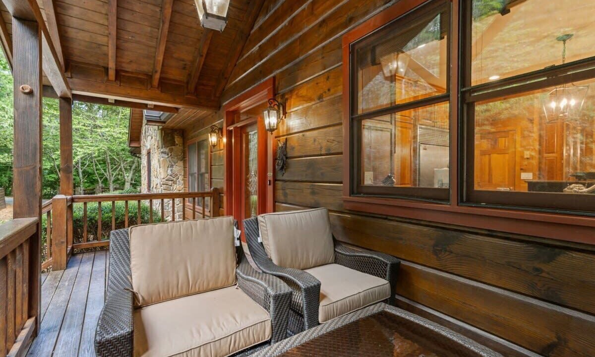 Photo of Outdoor in Cherry Log