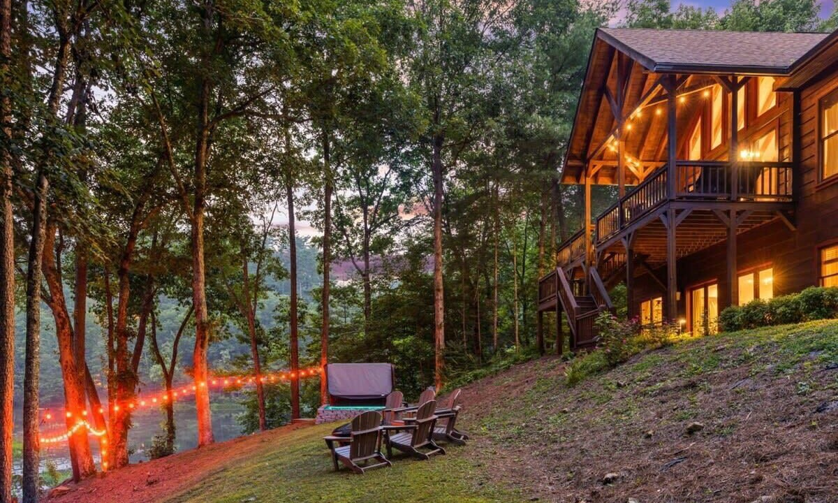 Photo of Outdoor in Cherry Log