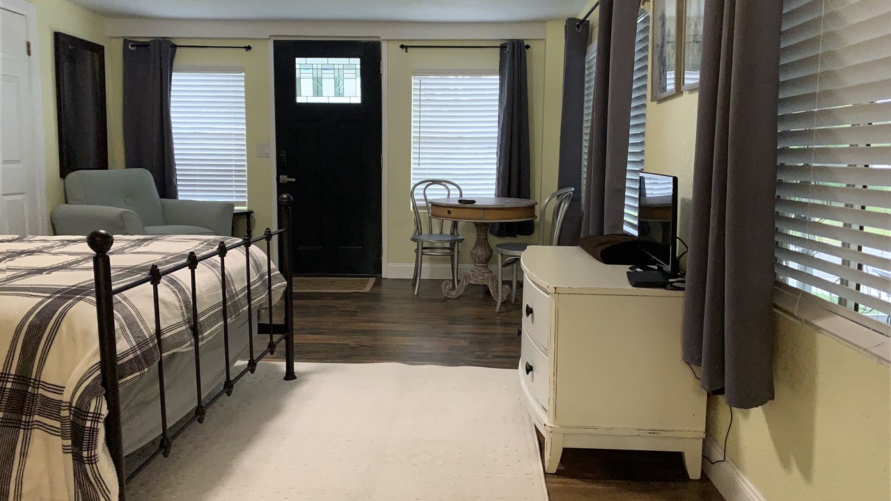 Photo of Bedroom in Tavares