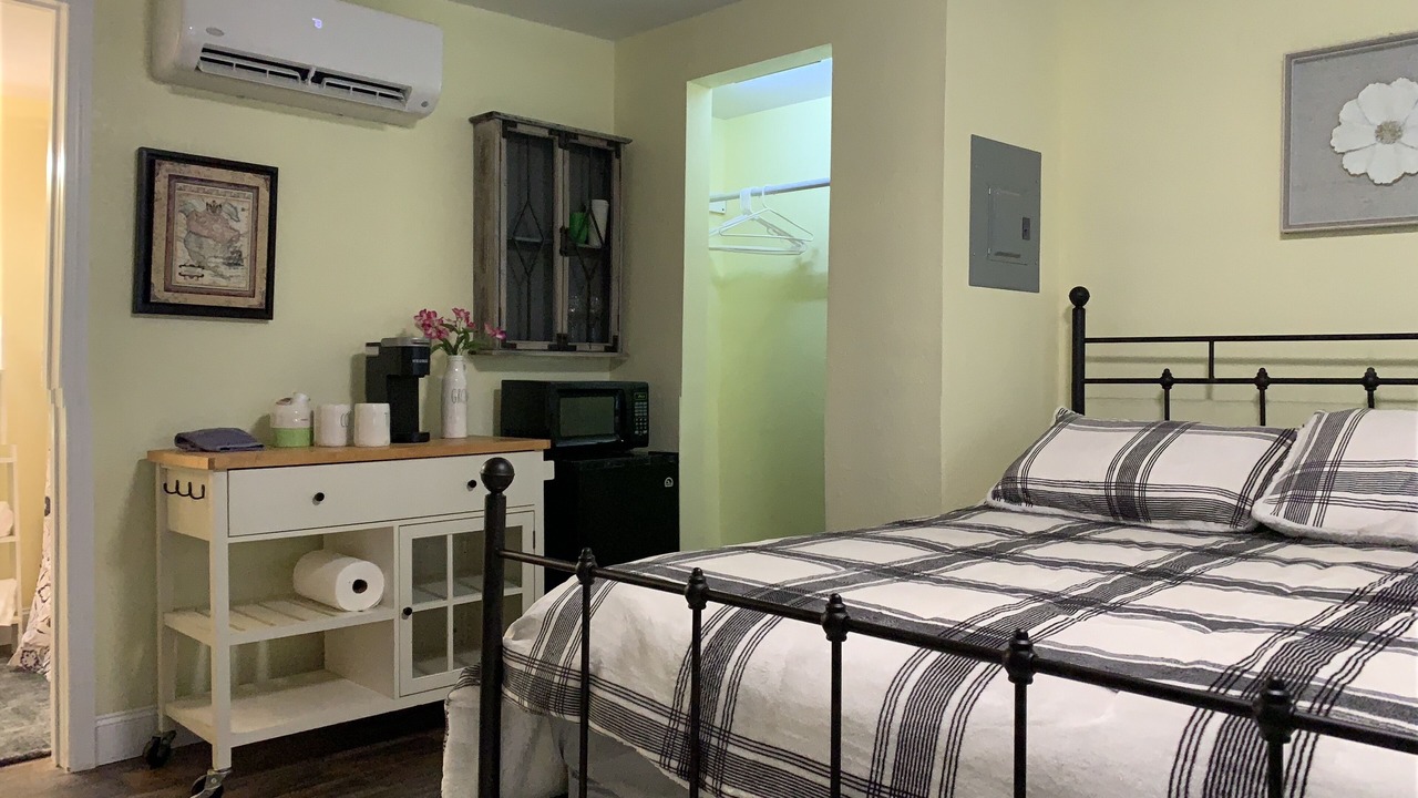 Photo of Bedroom in Tavares