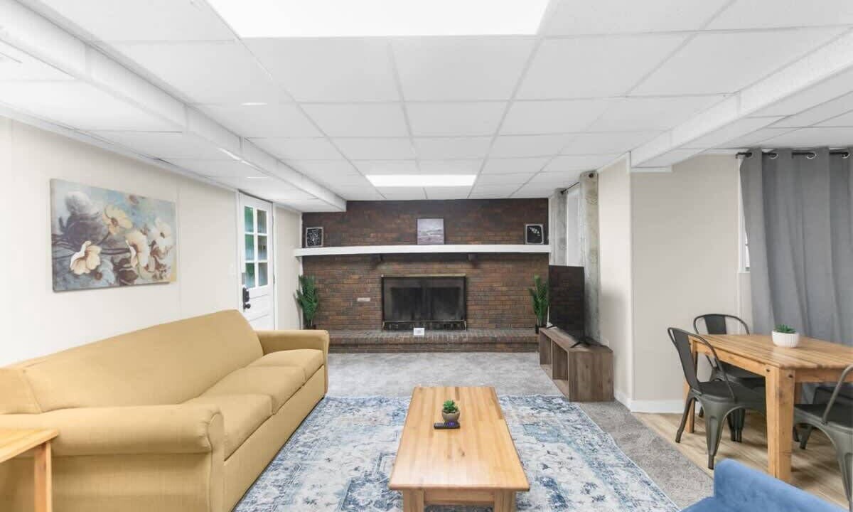 Photo of Livingroom in Forestdale