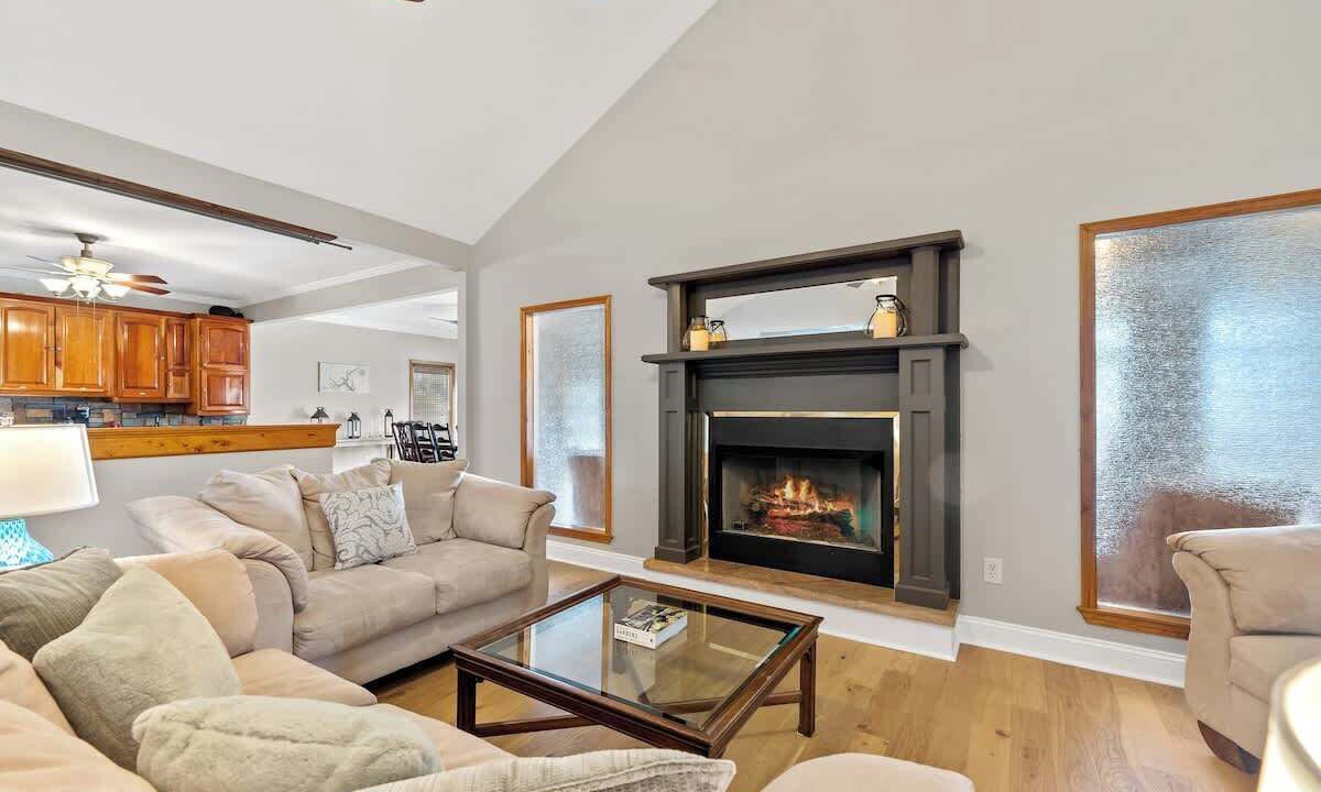 Photo of Livingroom in Eatonton