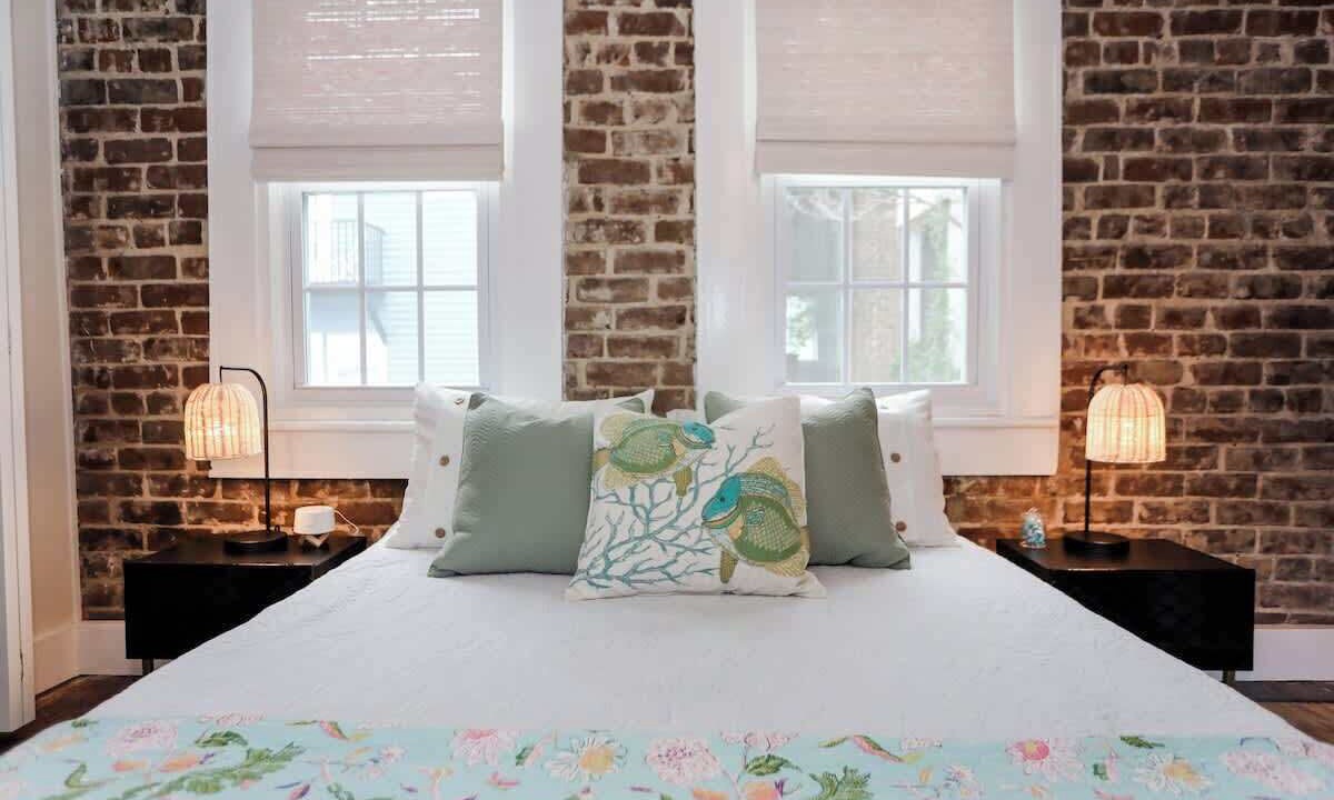 Photo of Bedroom in Historic District - North
