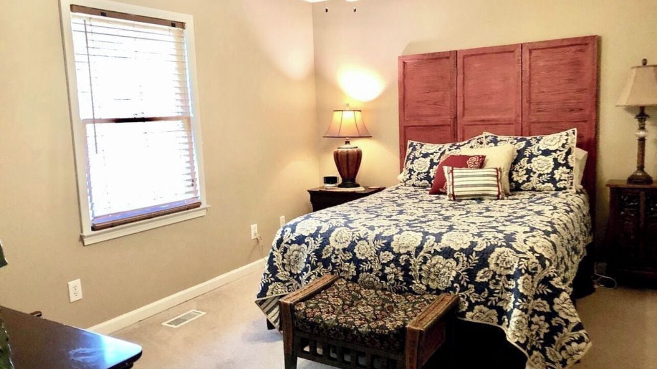 Photo of Bedroom in Northport