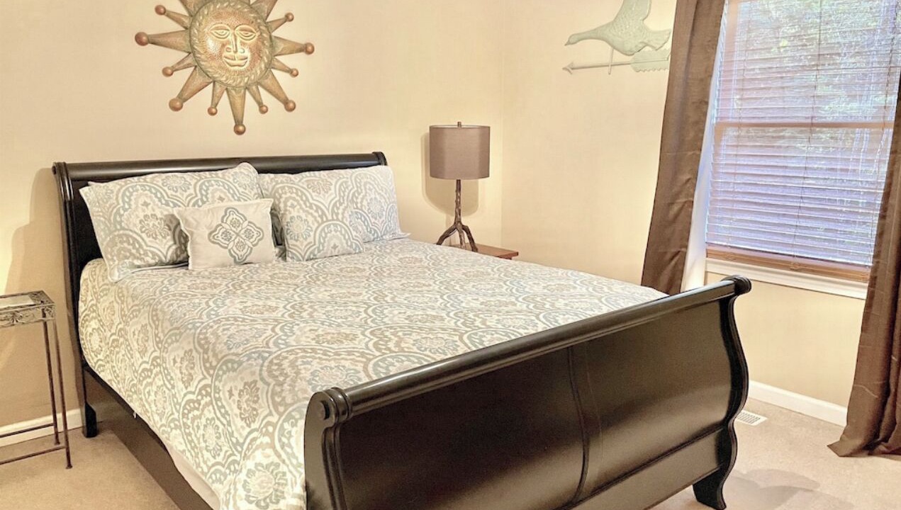 Photo of Bedroom in Northport