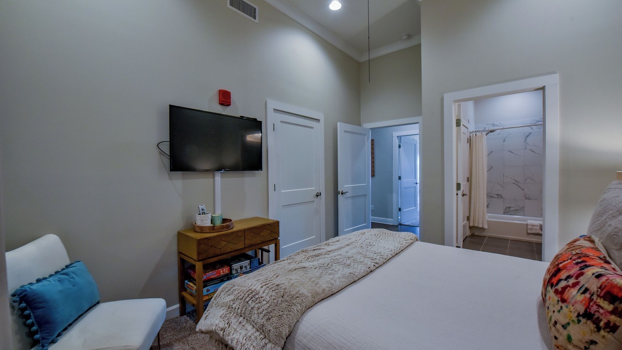 Photo of Bedroom in Tuscaloosa