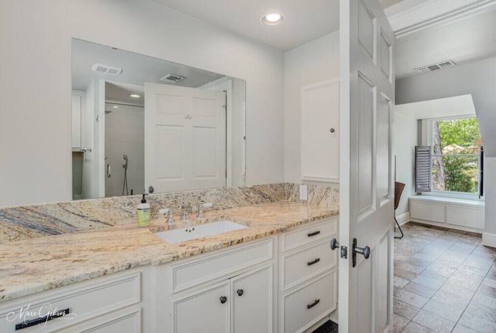 Photo of Bathroom in Broadmoor