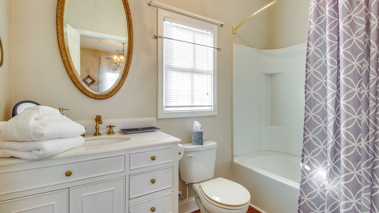 Photo of Bathroom in Thomas Square