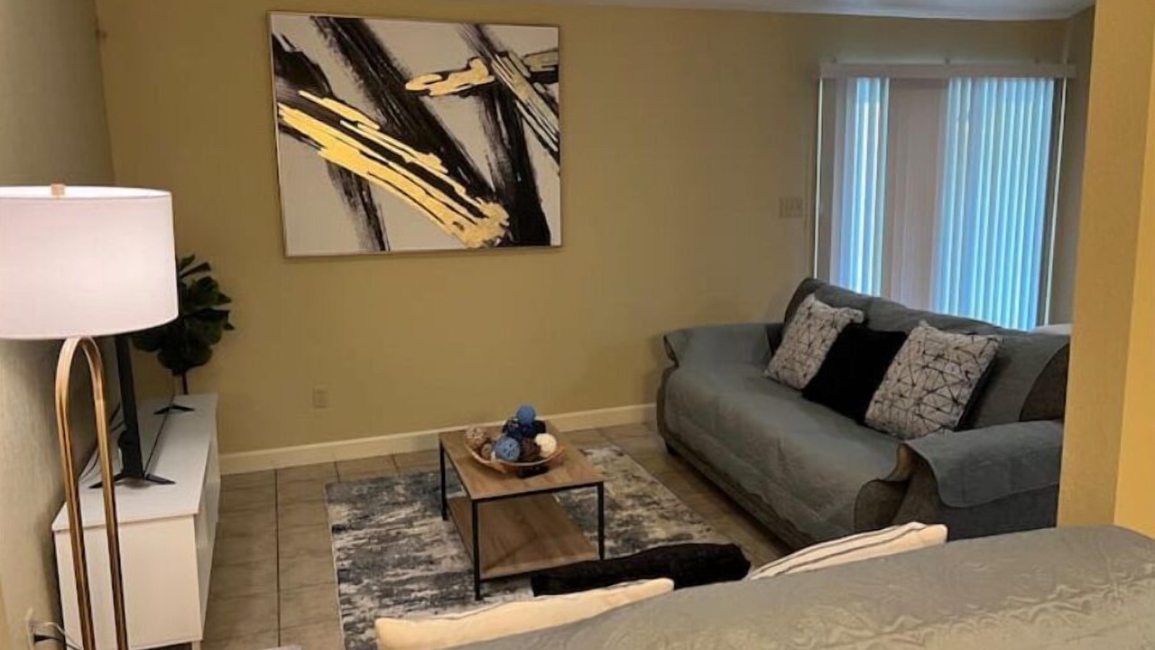 Photo of Livingroom in Valdosta
